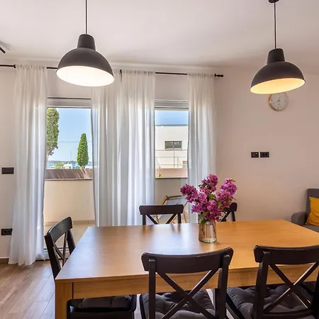 Holiday home Modernes In Strandnaehe *
